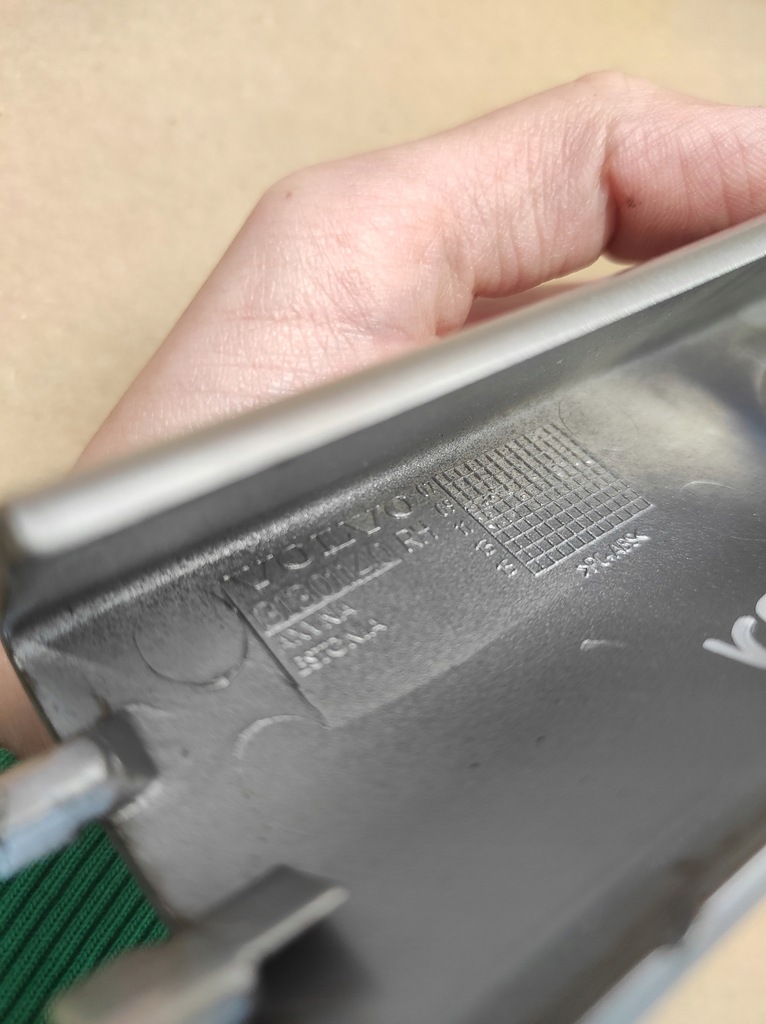 фото №6, Volvo v50 заглушка рейлинг правая задняя 31353023