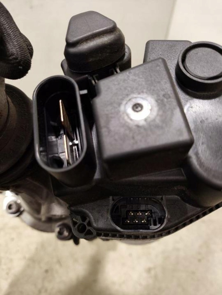 фото №13, Porsche taycan 9j1 2021 колонки кермові