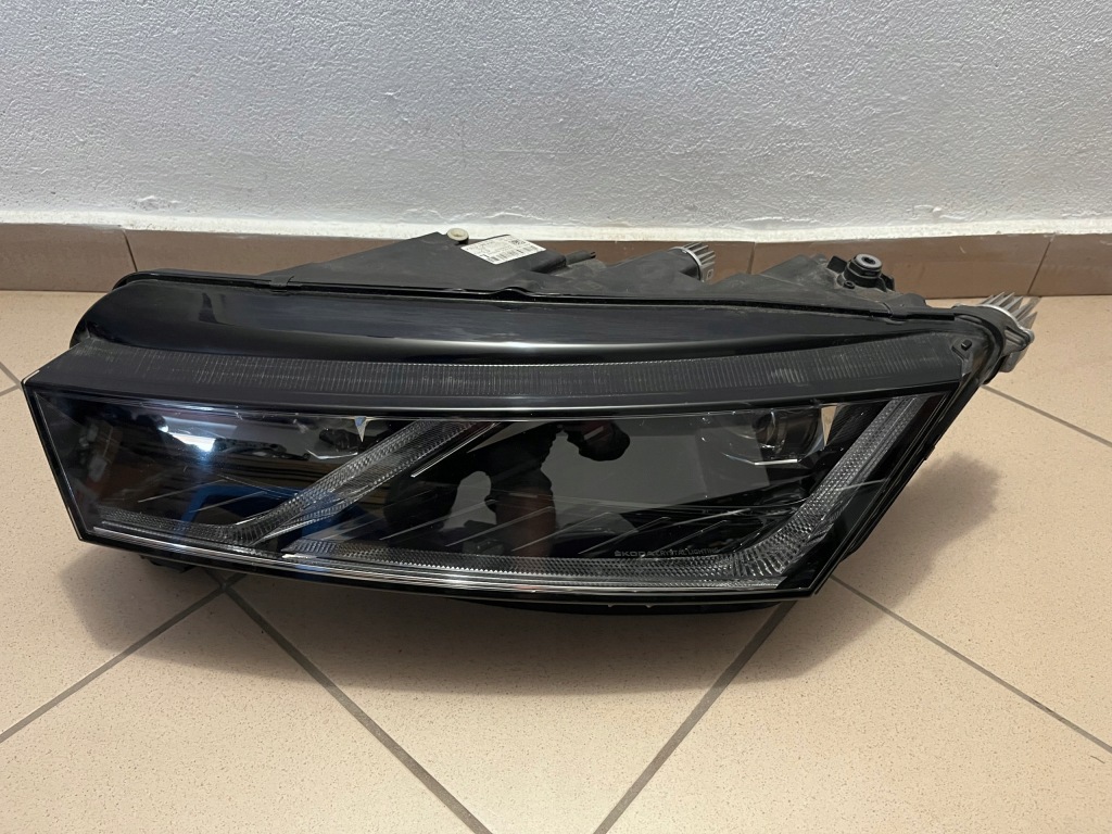 фото №1, Лампа передняя перед левая skoda octavia iv 4 full led 20-