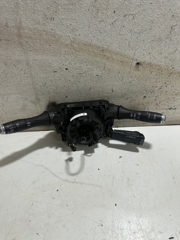 фото №1, Перемикач комбінований стрічка captur ii clio v 255675601r 255545405r