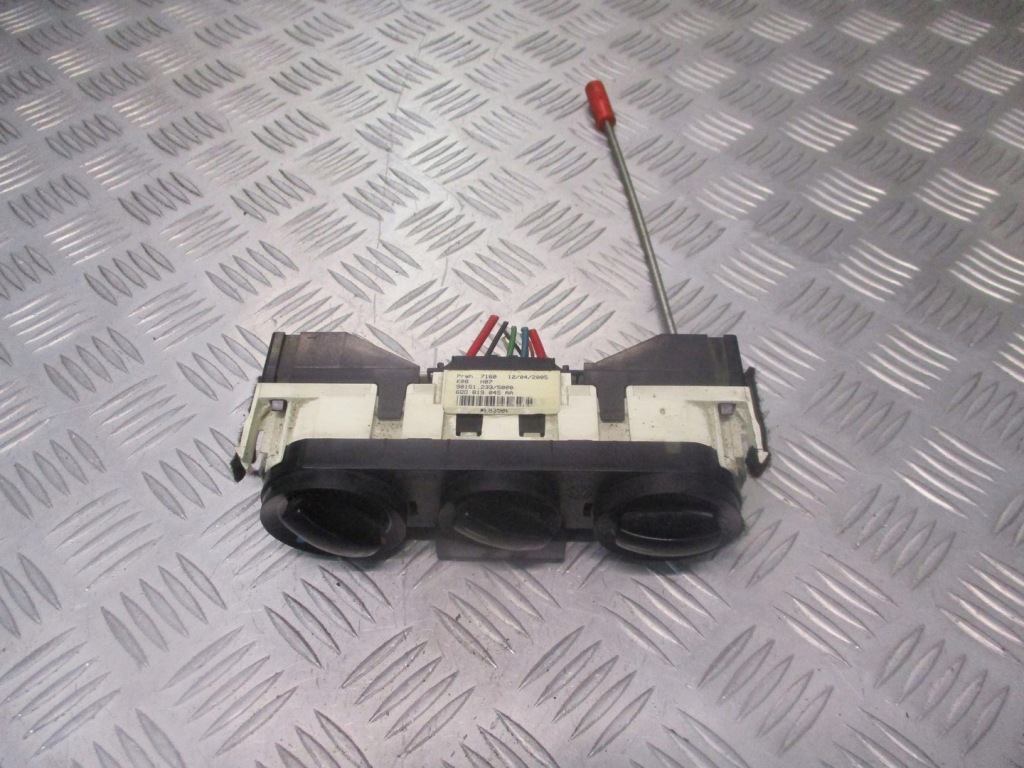 фото №1, Панель обдув vw fox 1.4 tdi 6q0819045aa