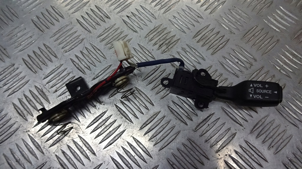 фото №1, Перемикач pilot радіо mazda premacy 138-0043