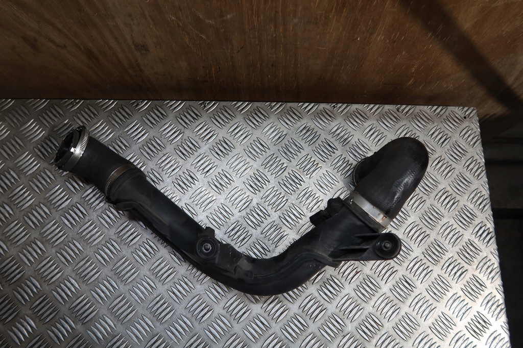 фото №6, Труба интеркулер polo audi a1 8x 6r0145770a