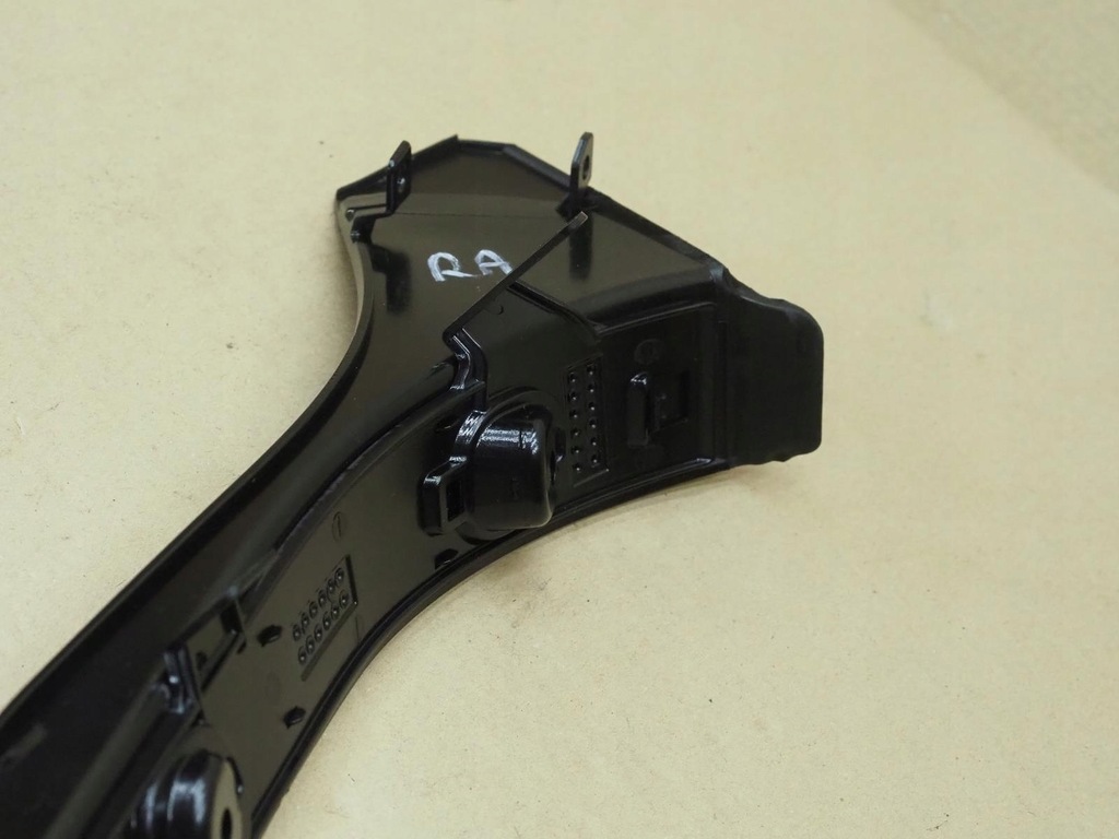 фото №14, Kia ev6 правая сторона молдинг pod фара задняя 866y8cv000 nowa