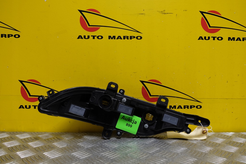 фото №4, Toyota venza 2021- лампа задняя w бампер led r usa