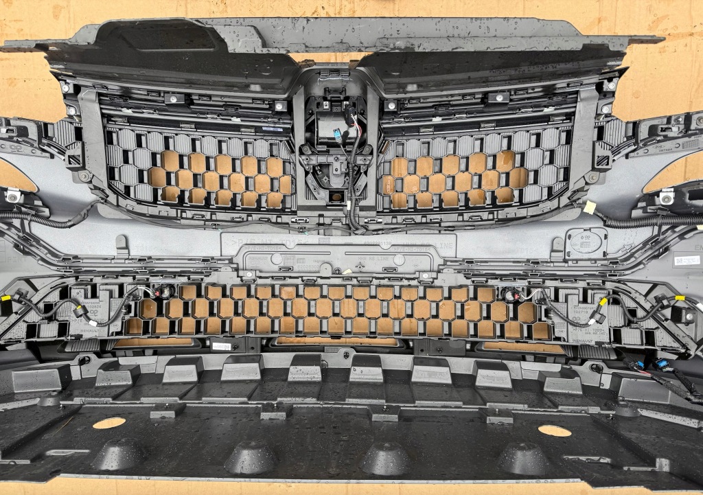 Бампер перед передній комплектний  renault e-tech espace vi 6 2025 2024 pdc в Україні