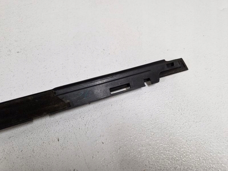 Peugeot 308 ii t9 молдинг ущільнювач двері лівий перед ліва передня czarna Недорого