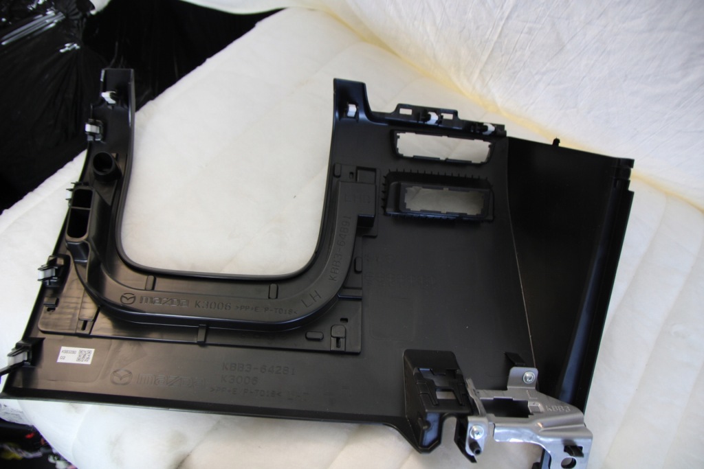 фото №4, Захист заглушка консолі pod кермо mazda cx60