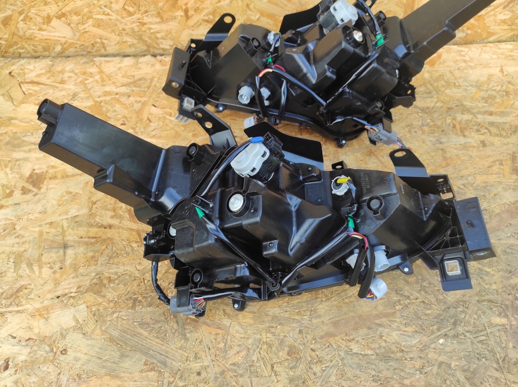 фото №11, Лампа передняя правая левая mazda cx5 ii k124-51030 k124-51040