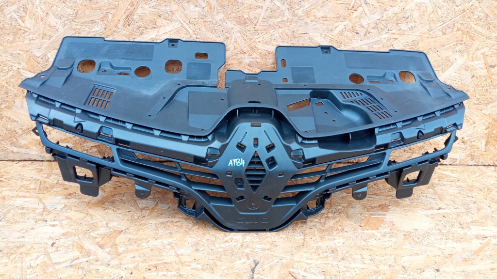 Купити Renault clio 4 iv 11-решітка  решітка середня решітка радіатора