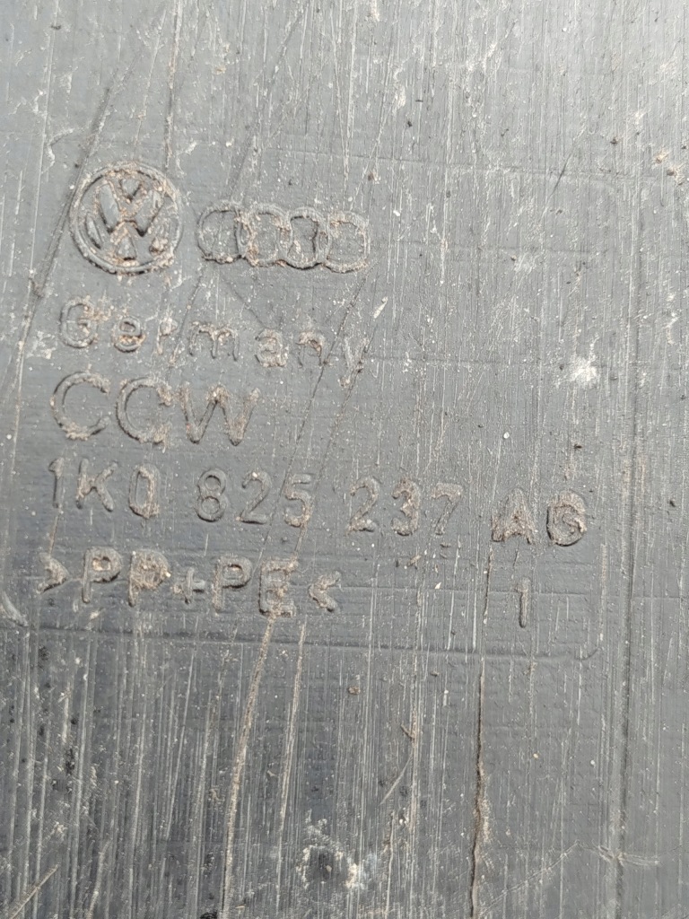 Накладка под двигатель vw passat b6 golf 5 v audi a3 8p octavia 2 1k0825237ag с Разборки