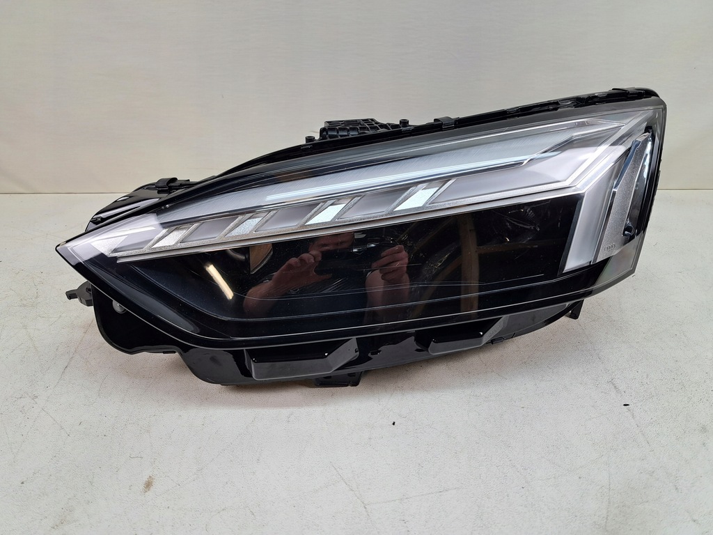 фото №1, Audi a5 8w lift matrix full led ładna лампа левая