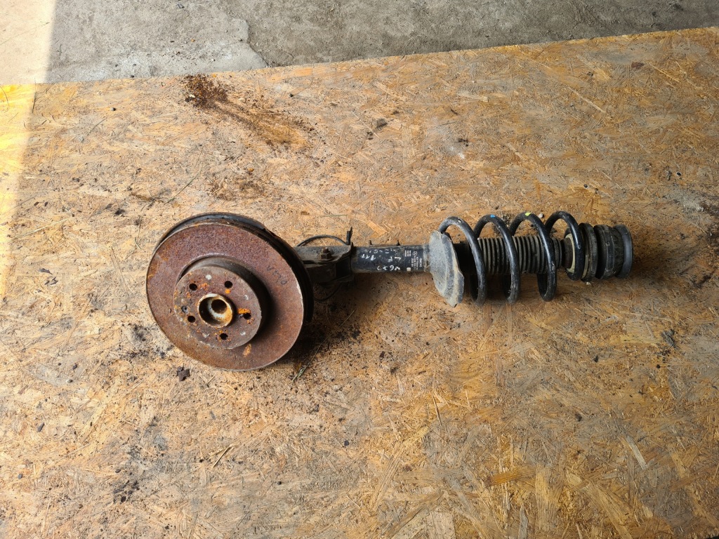 фото №1, Поворотный кулак амортизационная стойка левый перед mercedes vito w639