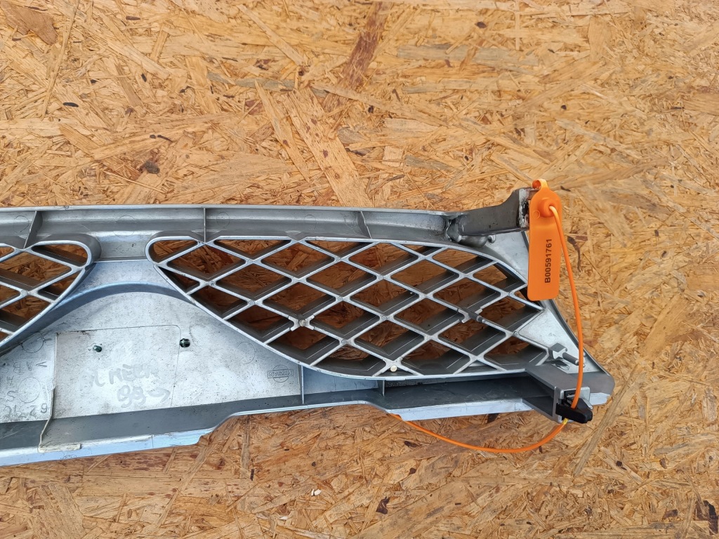 Купить Решётка решётка радиатора решётка  бампера перед 623102n410 nissan almera n15