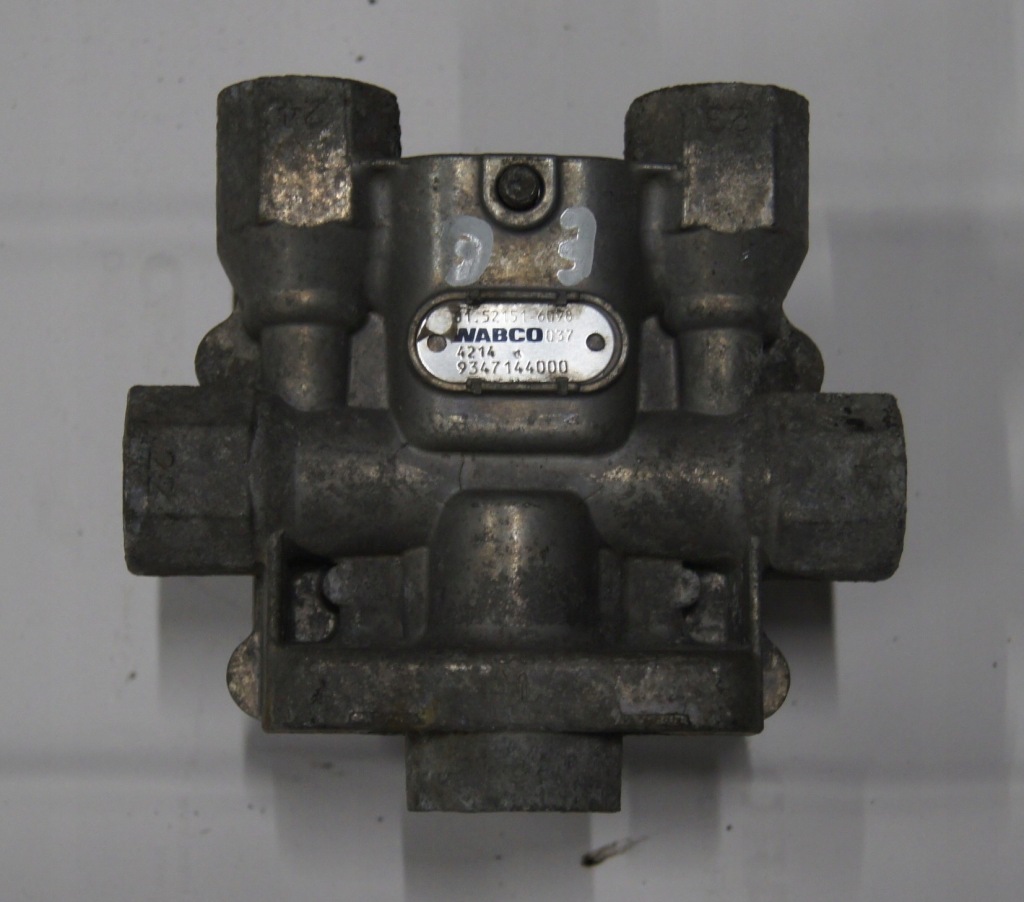 Купити Клапан осушувача man tgx tgs tga 81521516098