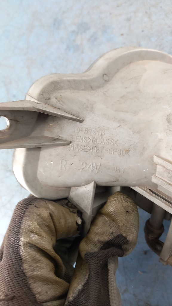 фото №3, Свет противотуманные правое перед volvo v70 ii