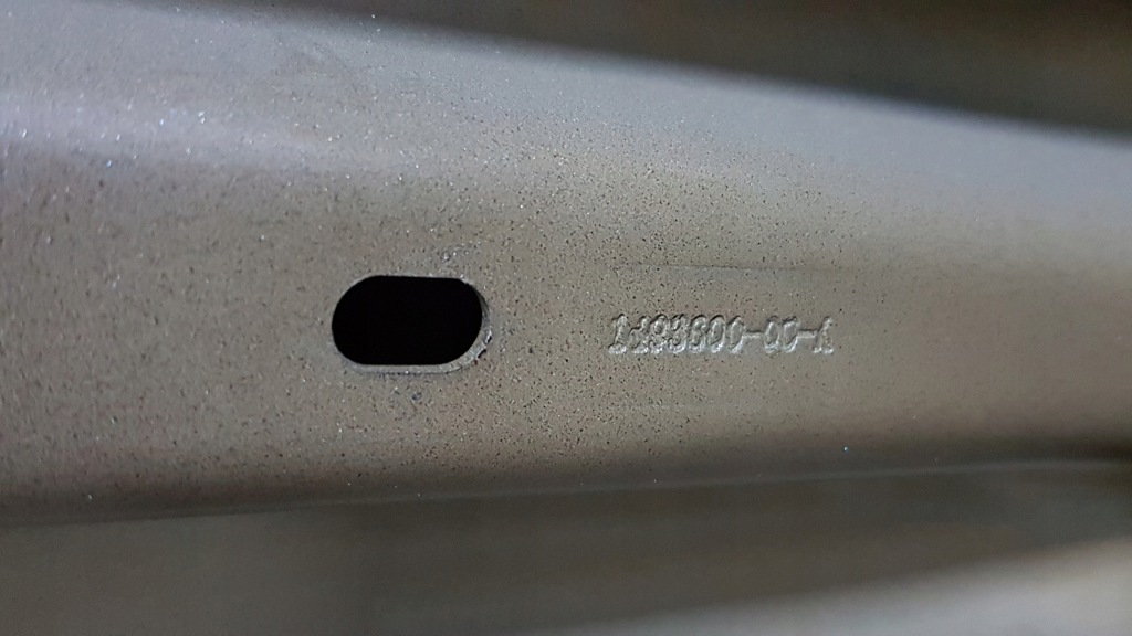 Дверь задняя правое  tesla y 19- с Разборки