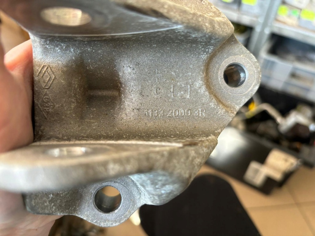 фото №3, Кронштейн подушка двигуна renault laguna iii 113320003r