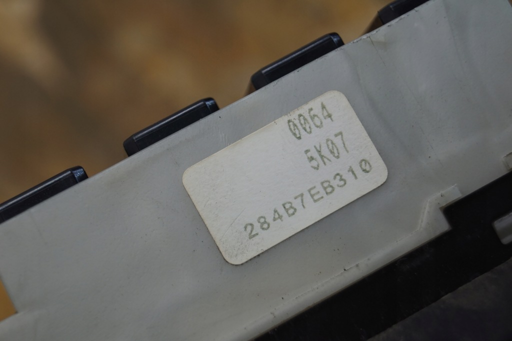 фото №8, Коробка предохранителей nissan navara d40 284b7eb310