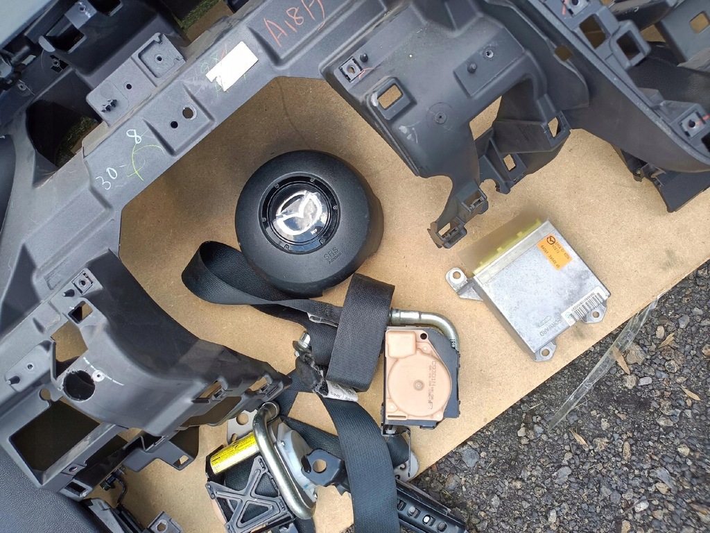 фото №9, Mazda cx-7 приборная панель консоль подушка безопасности ремни оригинал