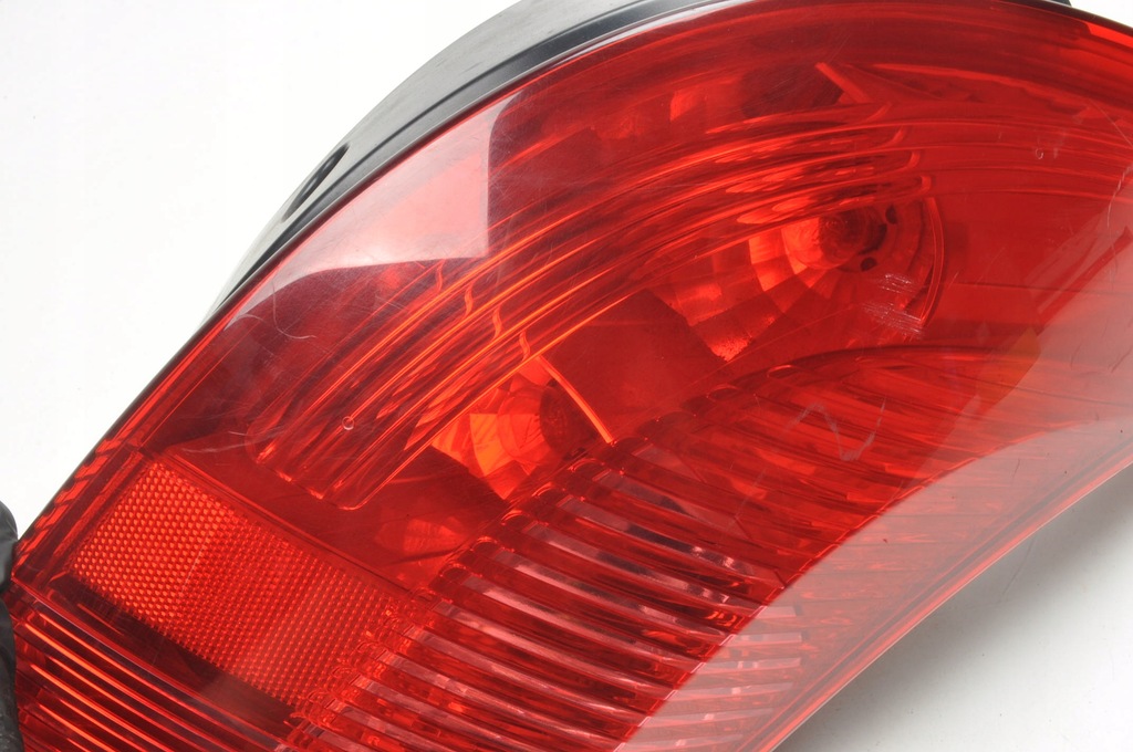 фото №7, Peugeot 308 i lift лампа правая задняя правый задняя kombi