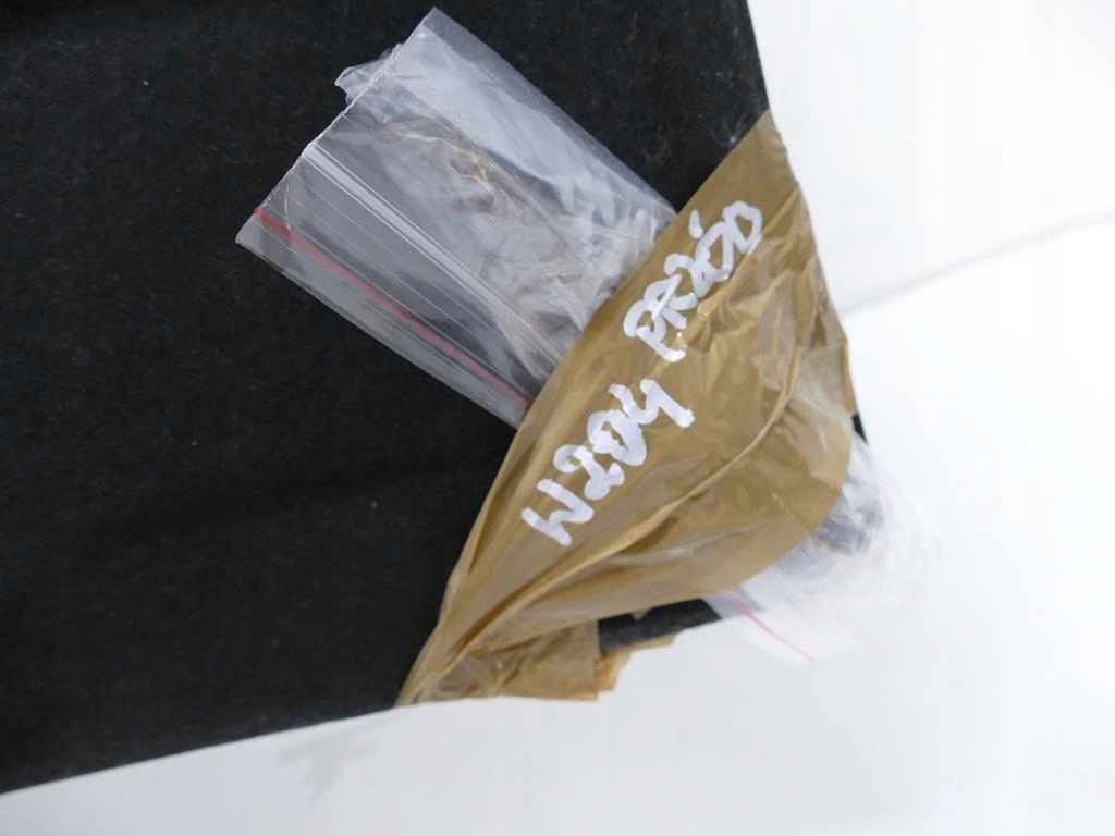 фото №8, Шумоизоляция капот подкрылок клипсы mercedes c w204