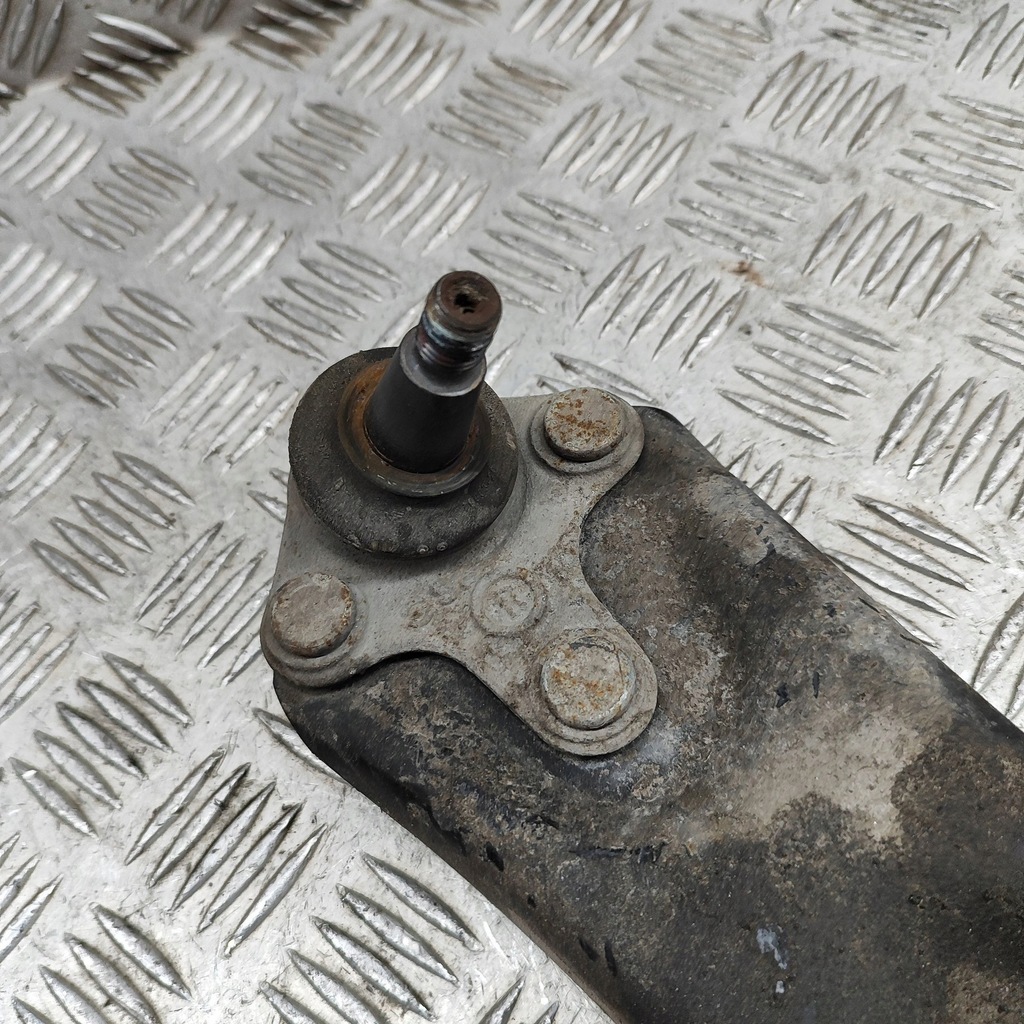 фото №8, Volkswagen arteon 2017 правая сторона нижний рычаг передний