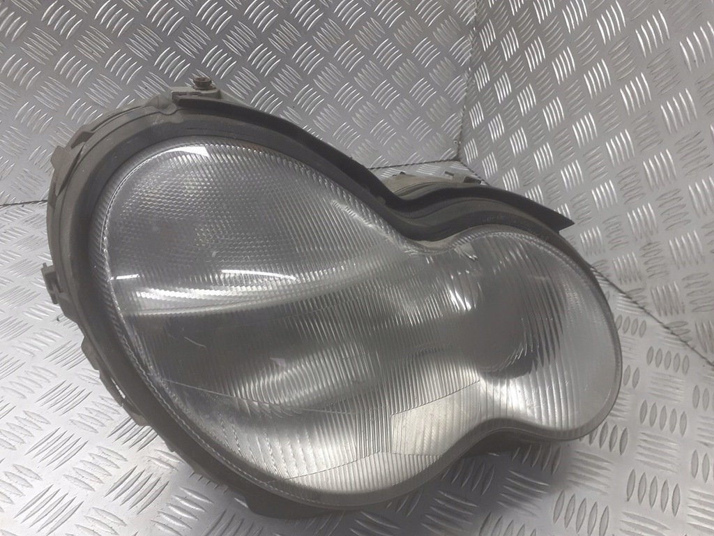 фото №1, Лампа правая передняя mercedes w203 ксенон eu