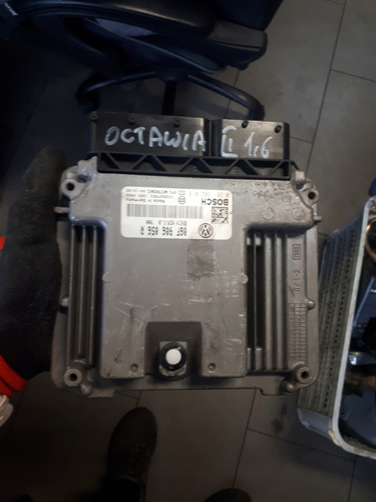 фото №1, Блок управления бортовой компьютер skoda octavia ii 1.6 fsi 0261s02018 06f906056r