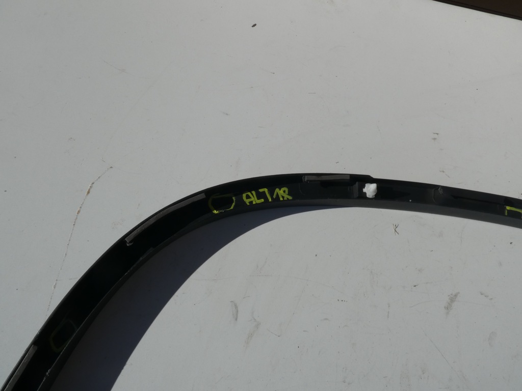 фото №4, Молдинг крыла правая задняя vw tiguan 5n 5n0854820b