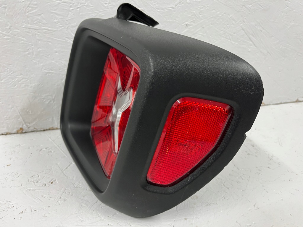 фото №2, Jeep renegade bu 14-18 задняя правая лампа 52060575