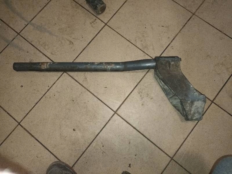 фото №1, Кронштейн труба кронштейн крыла daf xf 106