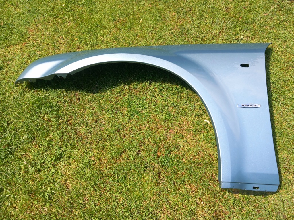 Купить Chrysler 300 c крыло