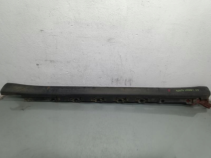 фото №1, Молдинг накладка порог правая toyota urban cruiser