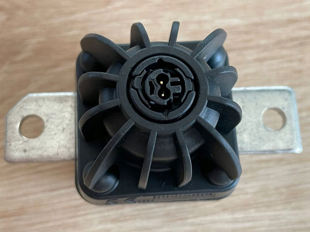 Предохранитель напряжения pirofuz 11 k915463b q4 e-tron born enyag enyac с Разборки