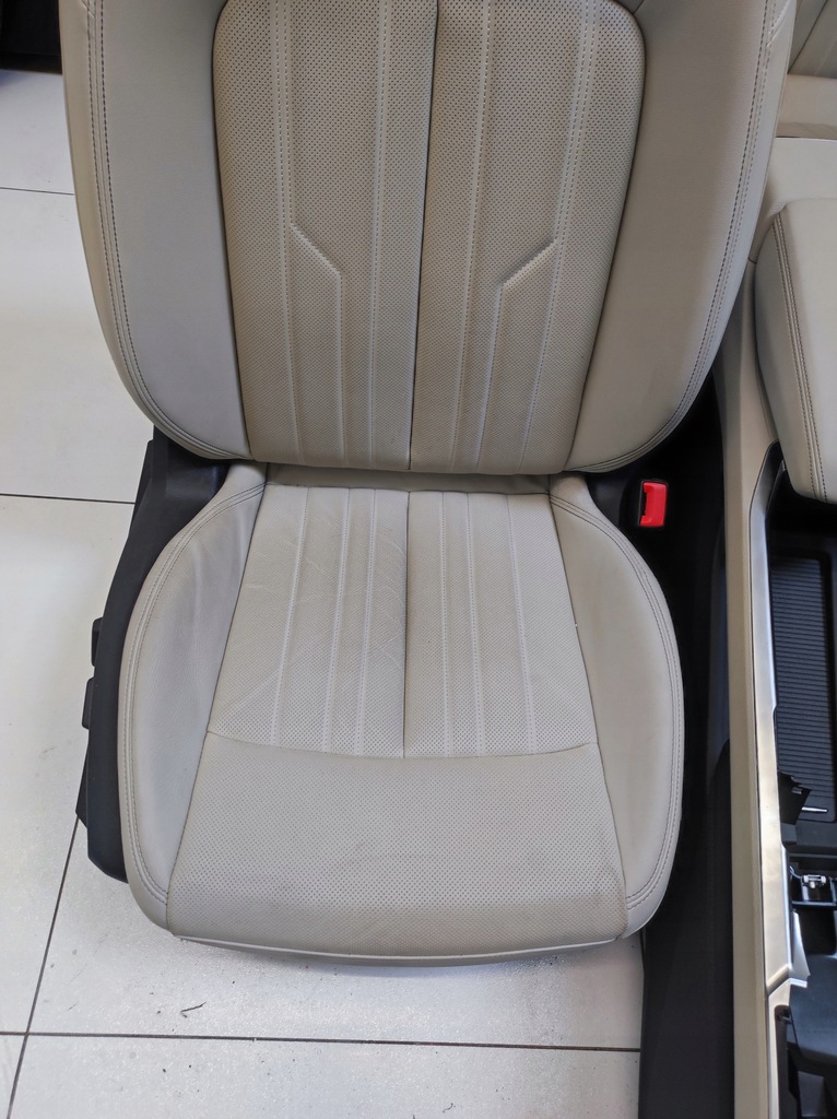 фото №7, Салон сидіння заднє сидіння обшивки оббивка тунель середній eu audi q8 e-tron