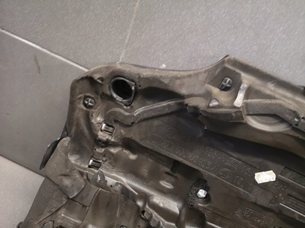 Захист двигуна верхній vw passat b6 tdi 03l103925am Київ