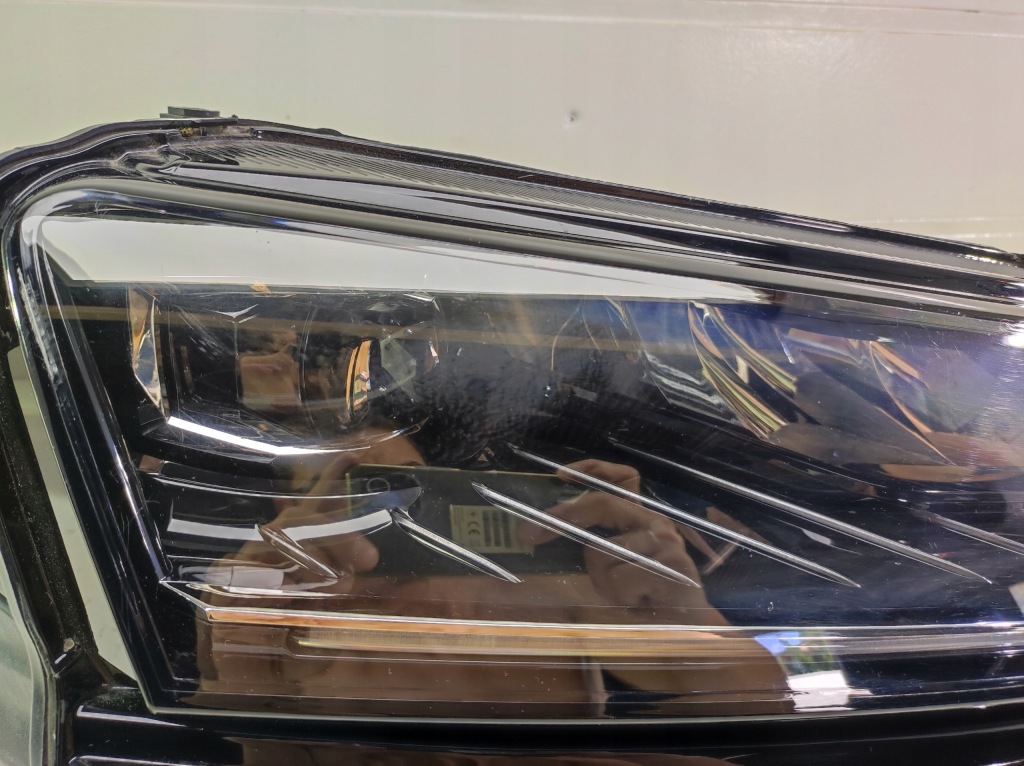 Skoda karoq фара передняя правый  full led 016b Недорого