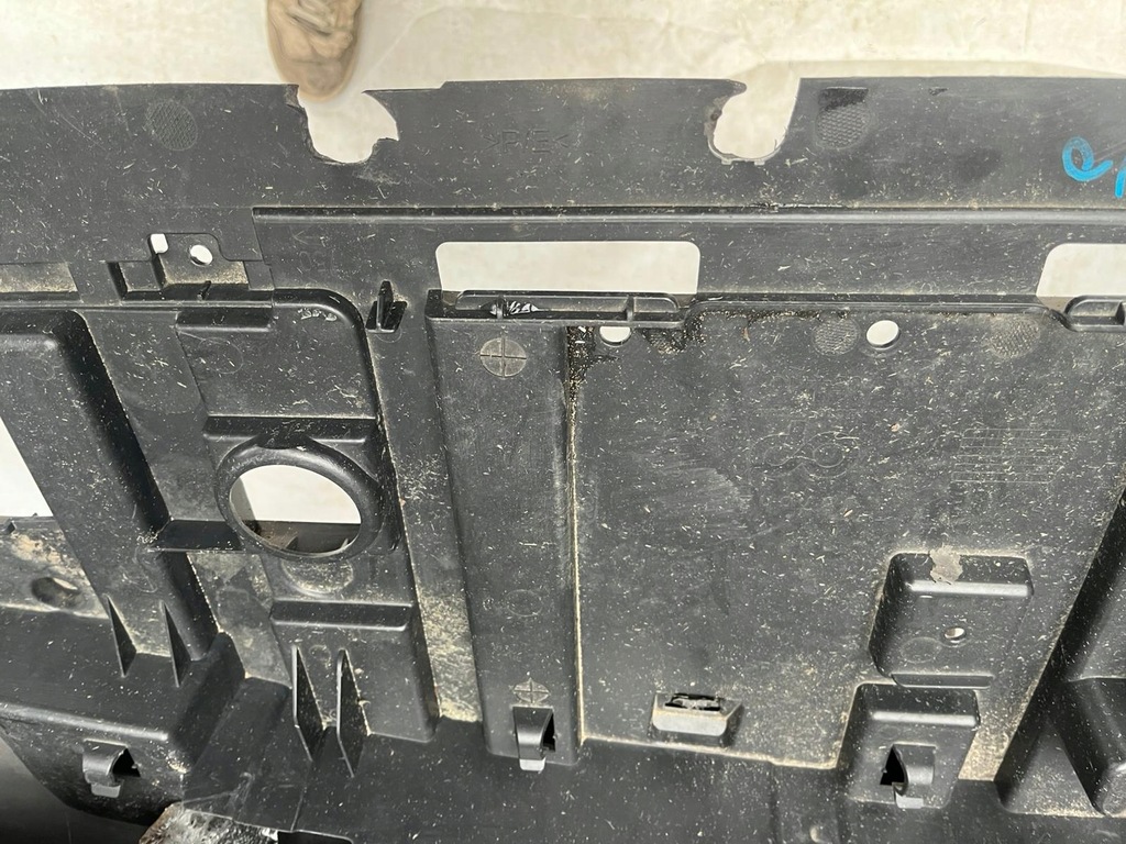 фото №16, Renault captur 1 i 13-17 бампер перед передний решётка радиатора плита решётка