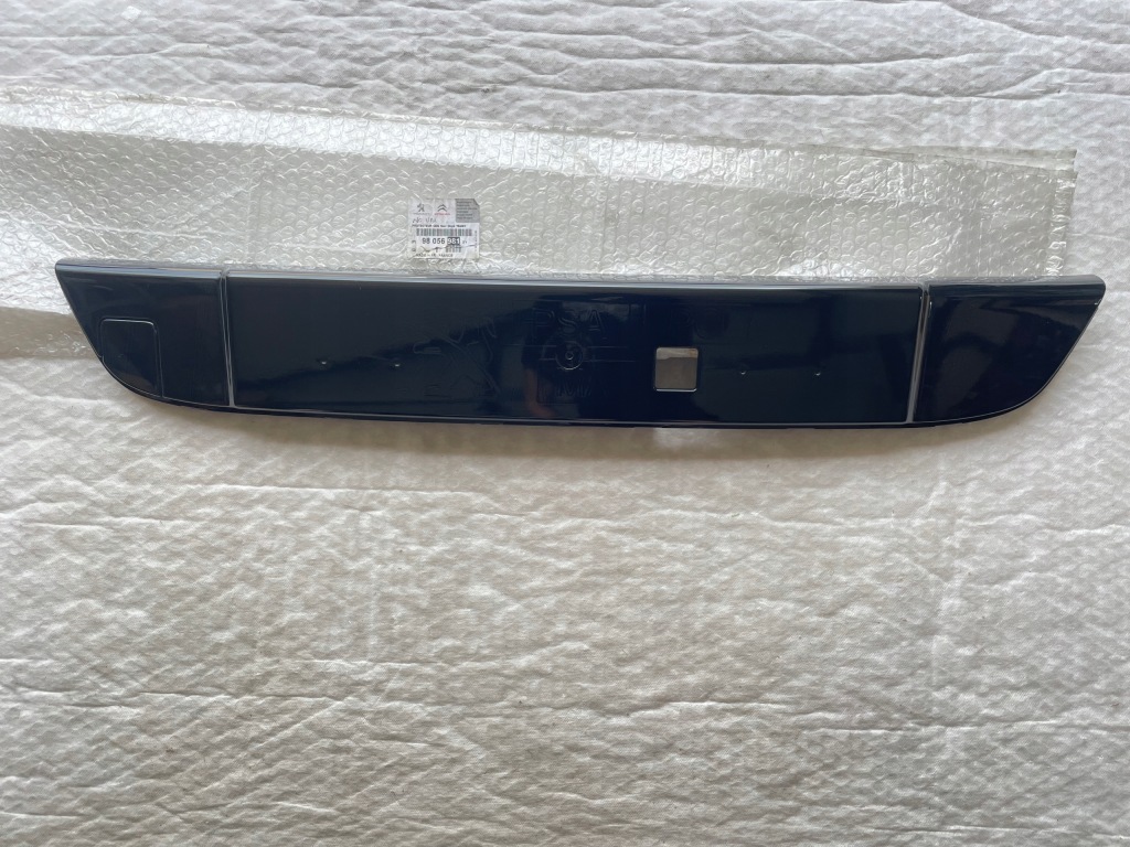 фото №1, Nowa oryg. молдинг рамка накладка pod номерной знак peugeot 3008 i lift 13-16 перед