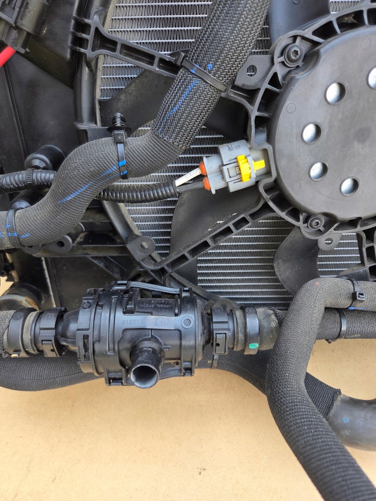 фото №5, Комплект радіатор renault clio v captur ii 1.5 blue dci 214109135r 19-