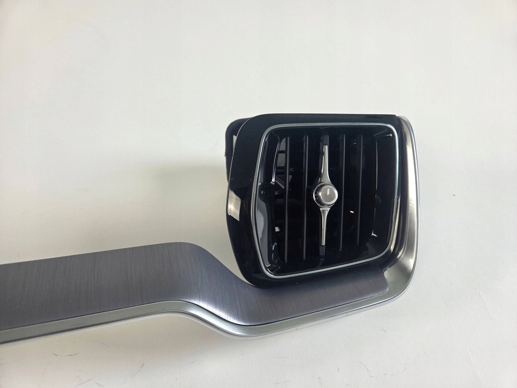 фото №6, Volvo v60 ii 2018 dekor панели решётки обдув 31651196