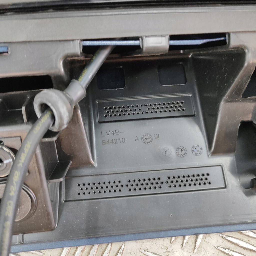 фото №8, Ford kuga iii 2025 спойлер кришки задній / багажника