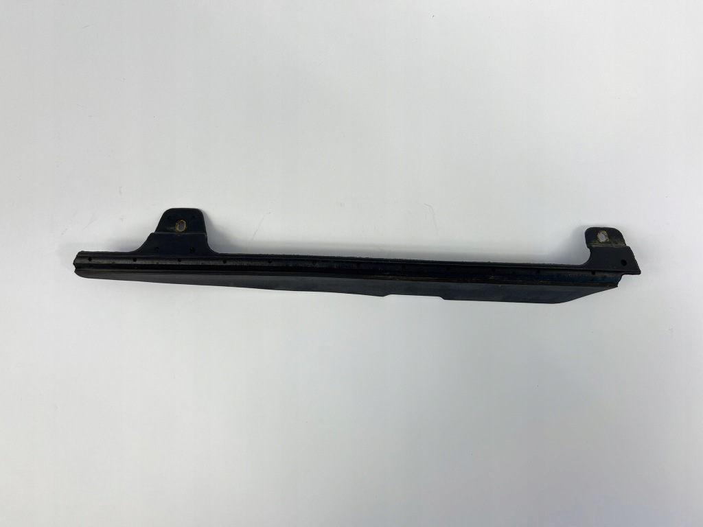 Направляющая люк защита mercedes w124 купе w201 w126 sec 1267800792 Киев