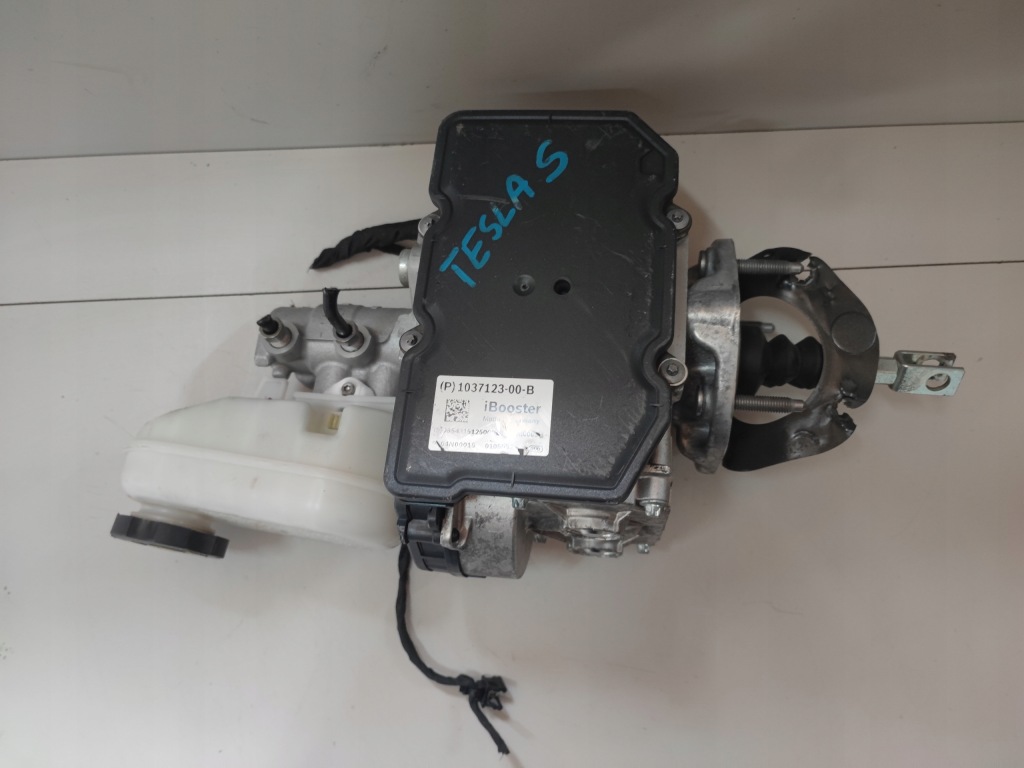 Насос тормозная tesla model s ibooster 103712300b Цена