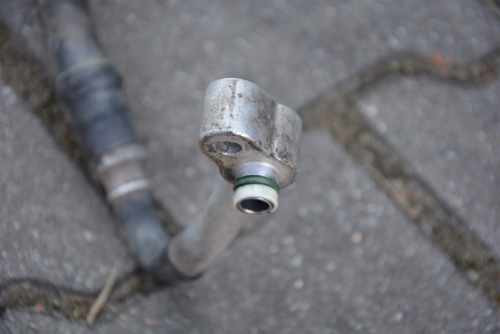 фото №7, Шланг кондиціонера audi a4 b7 seat exeo 2.0tdi 8e0260701bs