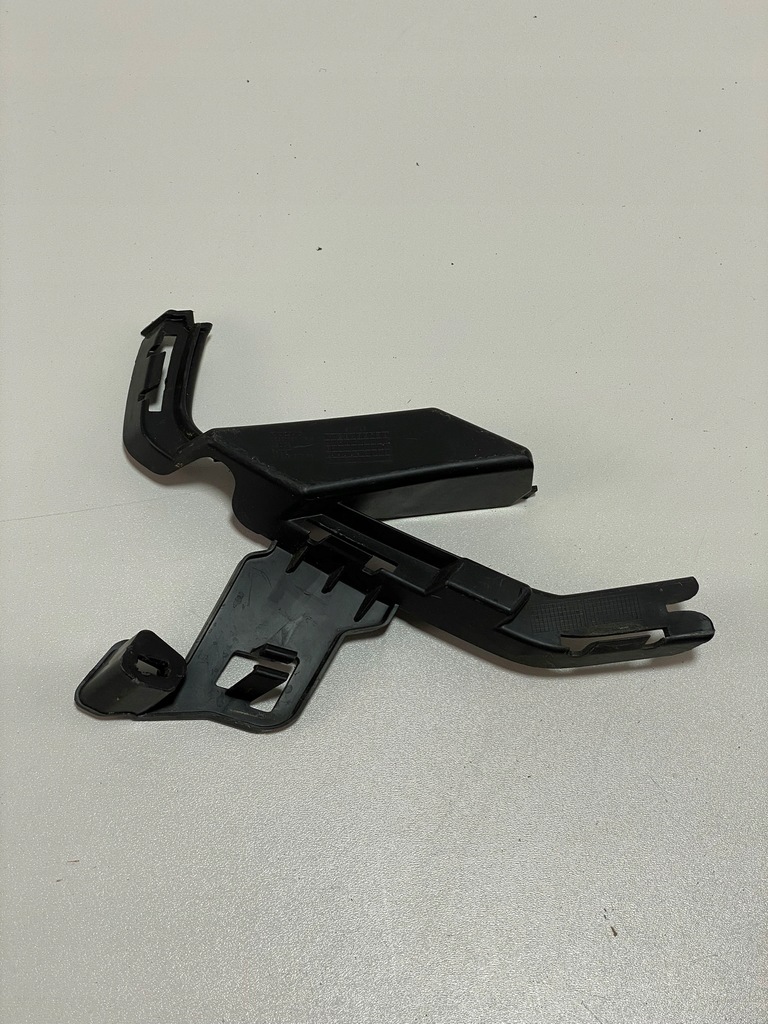 фото №1, Volvo v60 [2019-] кронштейн петля перед