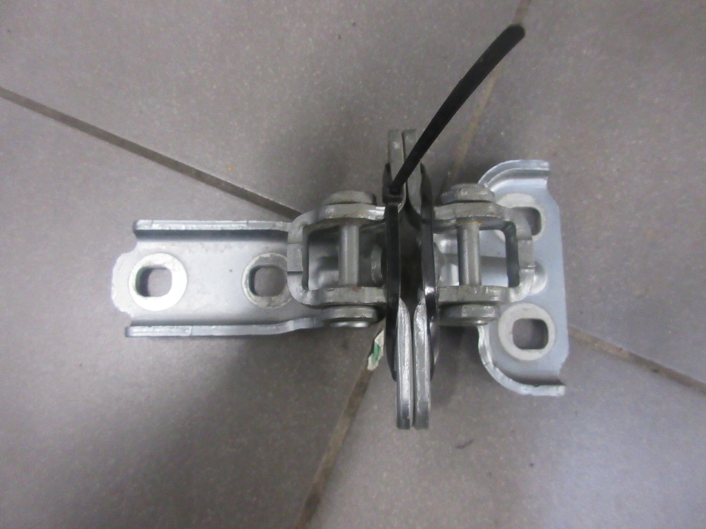 фото №1, Петля петлі двері правий задня opel zafira c z179