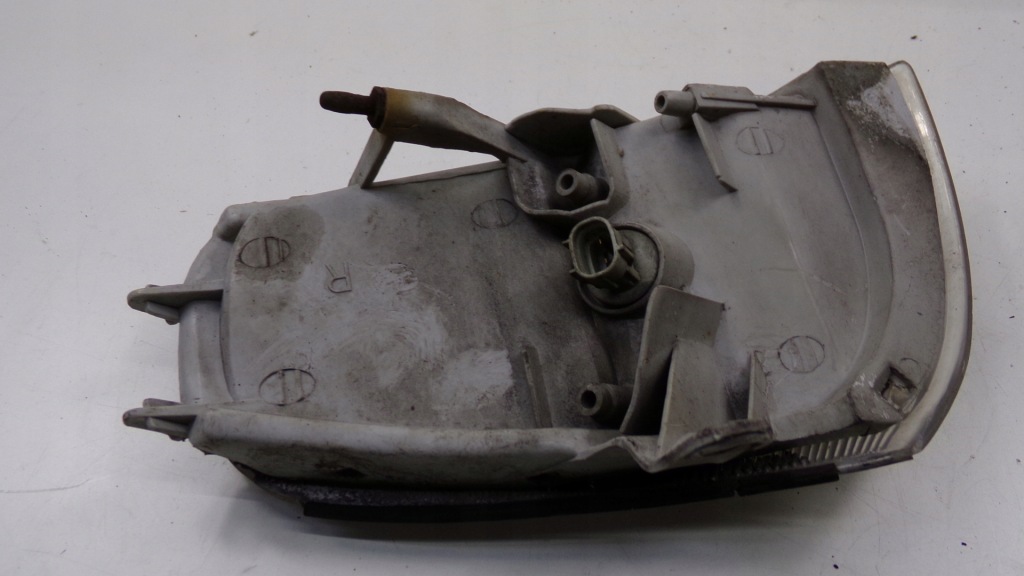 фото №3, Toyota camry iii xv10 лампа габаритна положення права