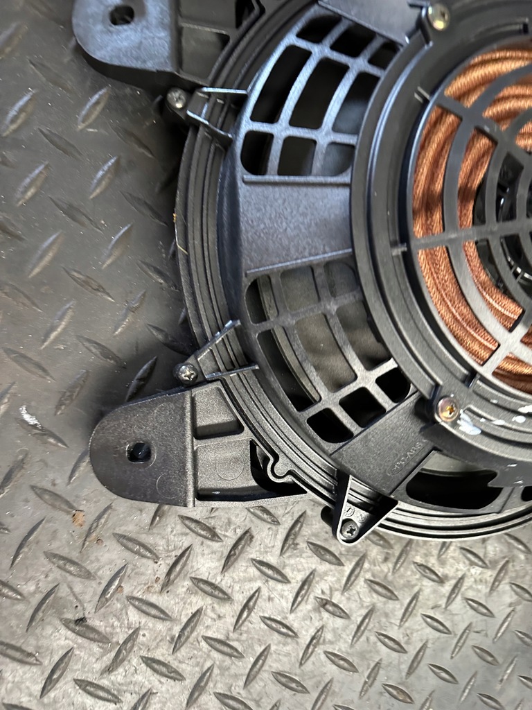 фото №8, Сабвуфер audi a4 b9 sedan b&o 8w5035412a